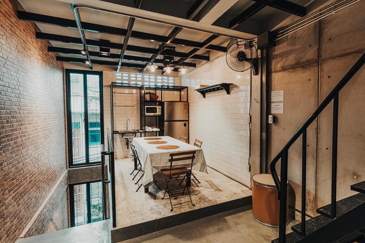 Meemaw'S House Hostel กรุงเทพมหานคร ภายนอก รูปภาพ