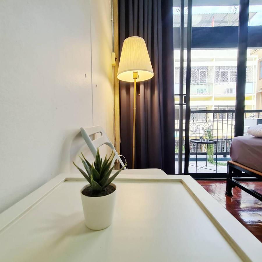 Meemaw'S House Hostel กรุงเทพมหานคร ภายนอก รูปภาพ