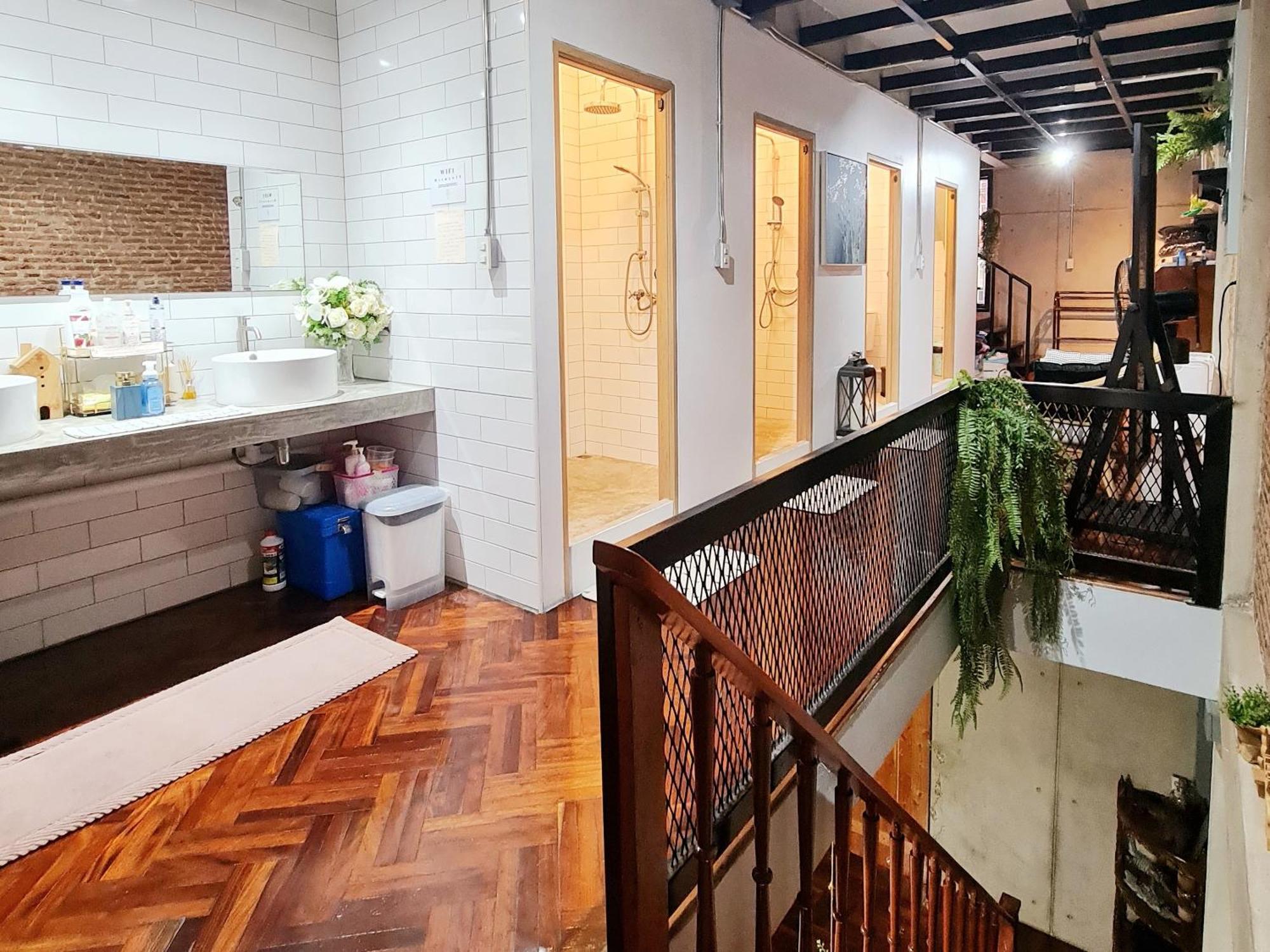 Meemaw'S House Hostel กรุงเทพมหานคร ภายนอก รูปภาพ